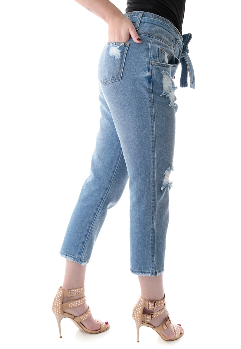 calça destroyed cintura alta